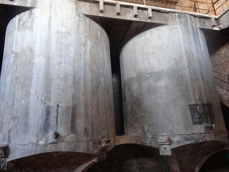 Bể bê tông nuôi dưỡng vang