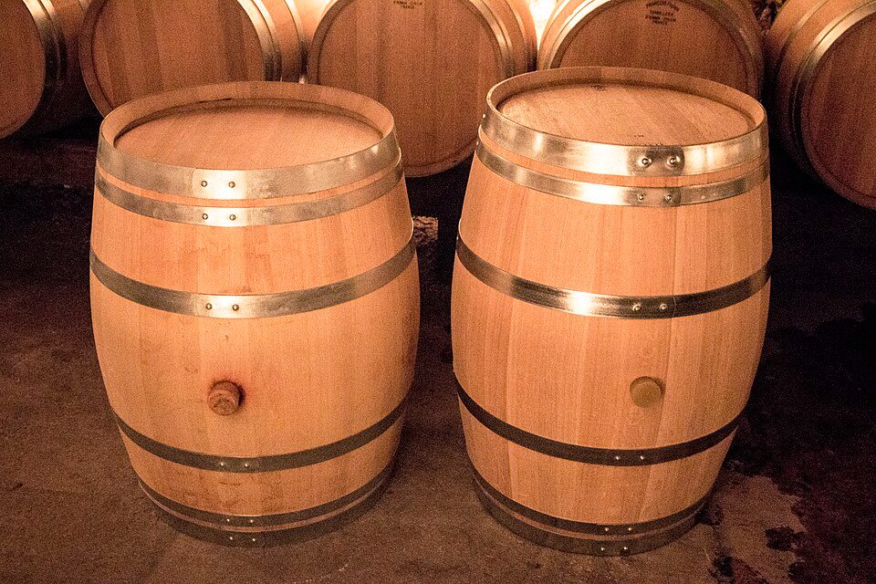 Thùng gỗ sồi mới kiểu Bordeaux (barrique)