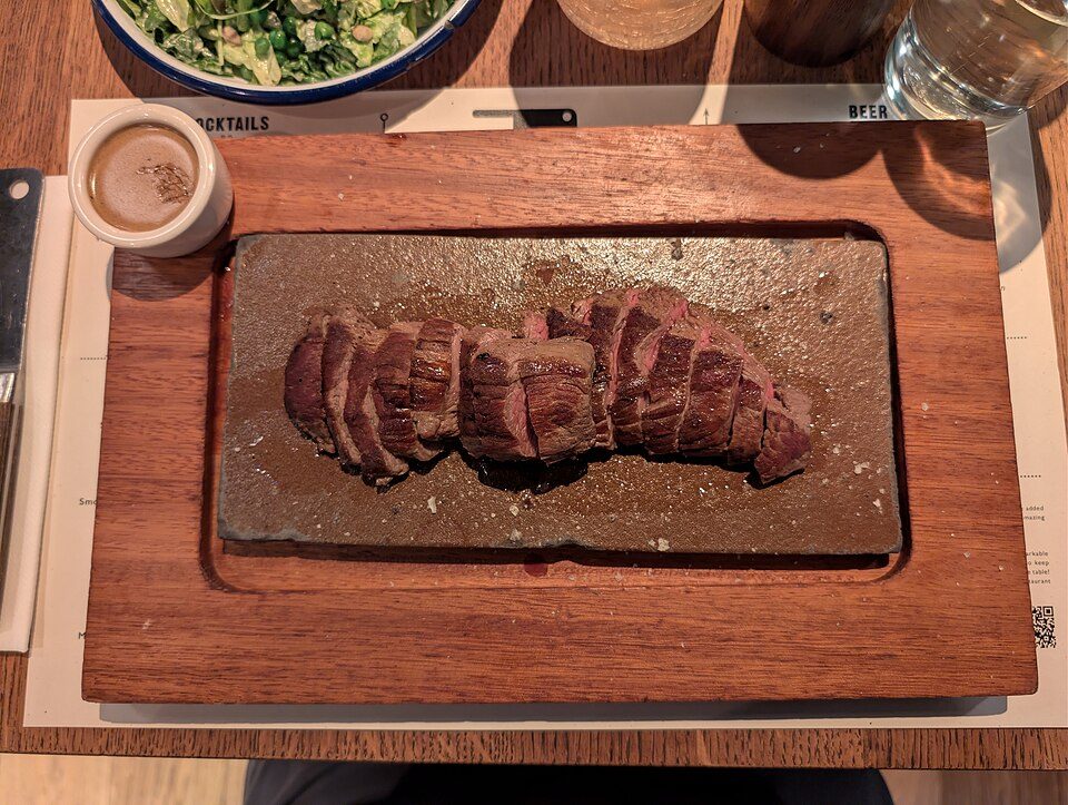 Thịt bò Wagyu – kết hợp cùng Château Angélus